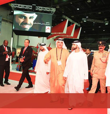 H.H. Sheikh Mansoor bin Mohammed bin Rashid Al Maktoum dengan CEO Eng. Khalid Al Khatib di Pameran Intersec NAFFCO 2016
